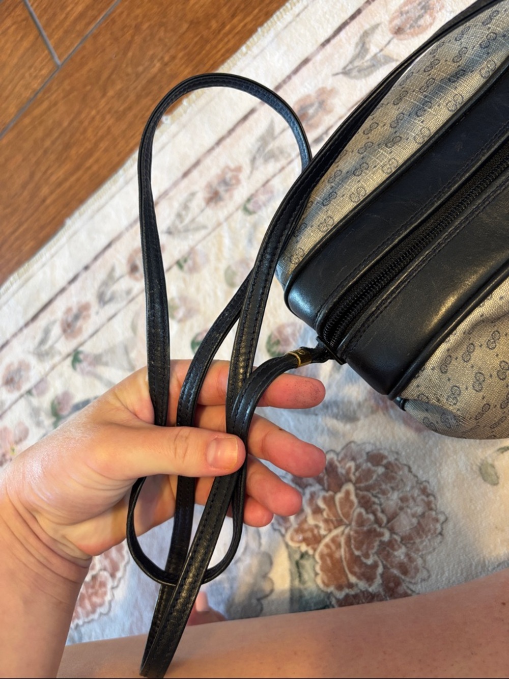 GUCCI GG Supreme Barrel Navy Shoulder/Cross Body Bag - Picture 6 of 7